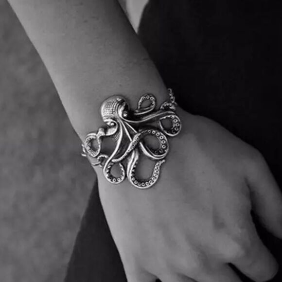 ANTIQUE SILVER COLOR OCTOPUS BRACELET - Picture 3 of 5